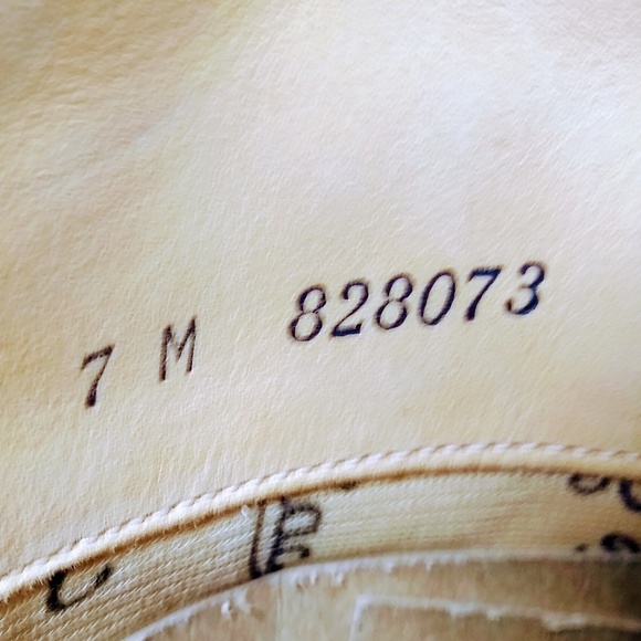 Gorgeous cream colored Zodiac boots! - Picture 4 of 7